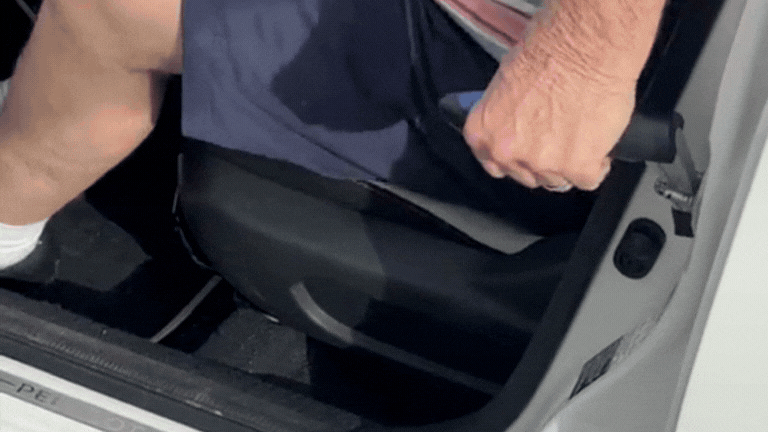EFFORTLESS ENTRY. SMOOTH EXIT.