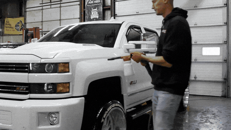 FOAM YOUR CAR IN SECONDS. NO SETUP NEEDED.